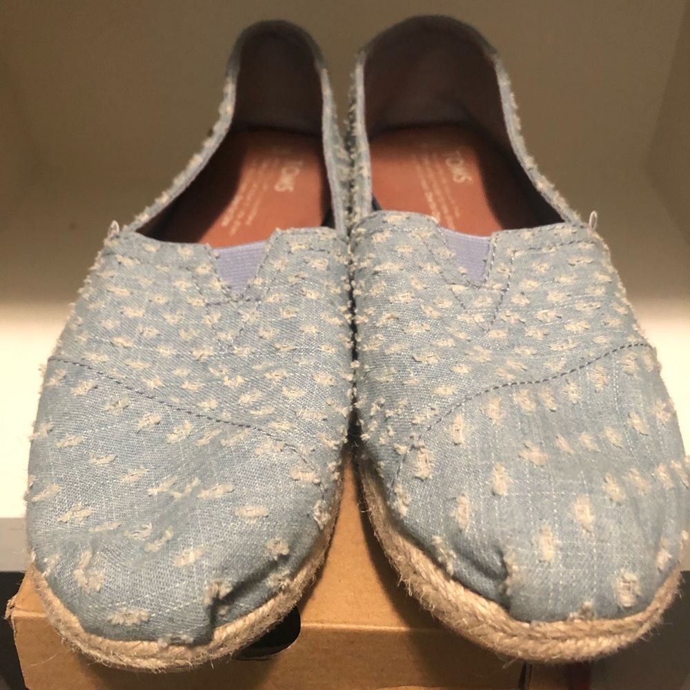Toms shoes